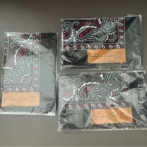 Black and Red Paisley Bandana Set